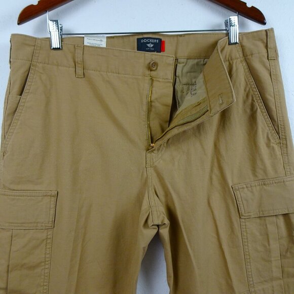 Dockers Slim Fit Cargo Pants Men's Size 38x34 Brown Tapered Performance Wicking - Picture 3 of 9